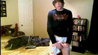 Hot gay sex Trace comes home from the club all by himself and figures porn video